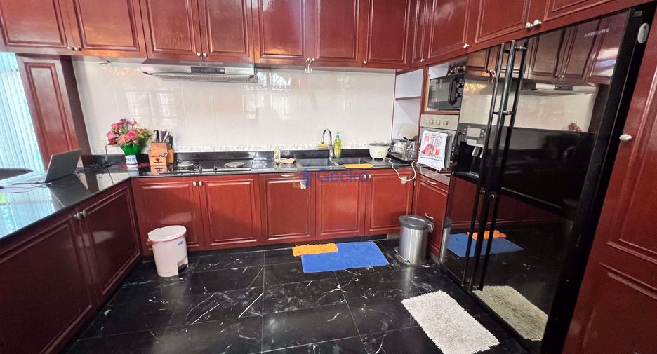 Haus zum Kauf mit 6 Zimmer in East Pattaya, Pattaya