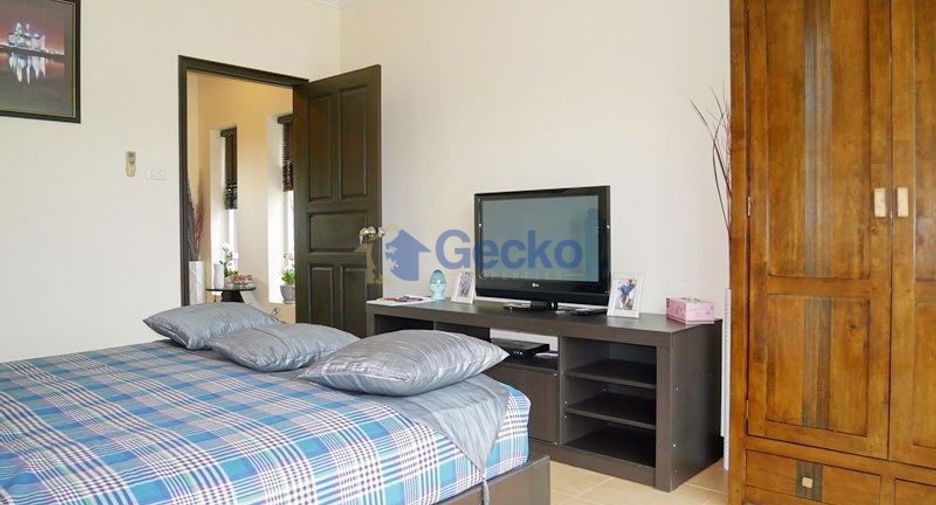 For sale 5 bedrooms house in East Pattaya, Pattaya