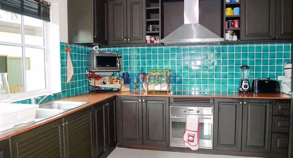 For sale 5 bedrooms house in East Pattaya, Pattaya
