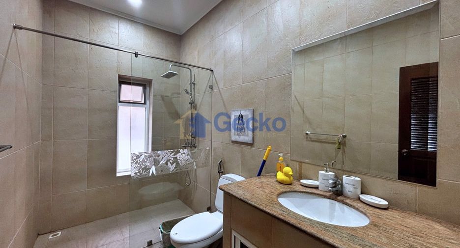 For sale 3 bedrooms house in East Pattaya, Pattaya