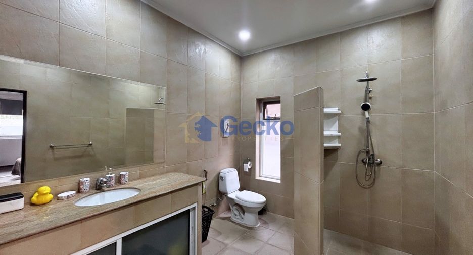 For sale 3 bedrooms house in East Pattaya, Pattaya