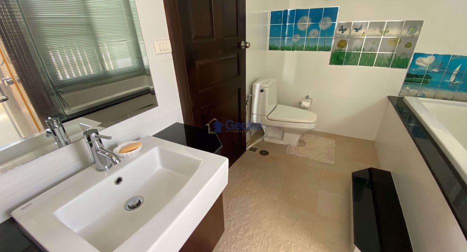 For rent and for sale 4 bedrooms house in East Pattaya, Pattaya