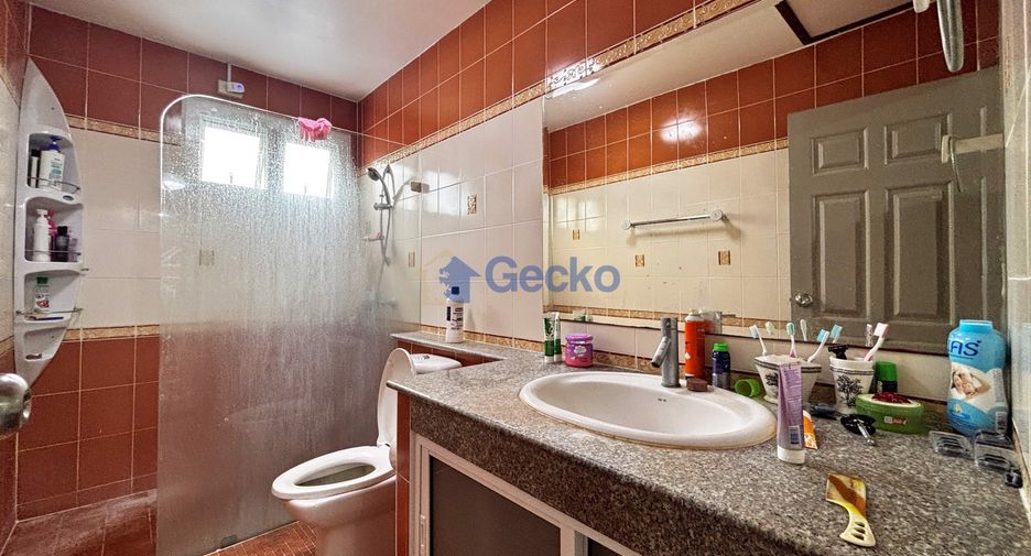 For sale 3 bedrooms house in East Pattaya, Pattaya