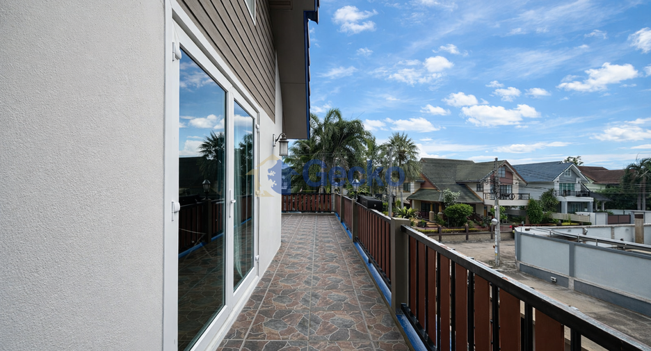 For sale 3 bedrooms house in East Pattaya, Pattaya