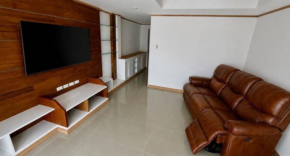 For rent 4 ベッドルーム villa in Thalang, Phuket