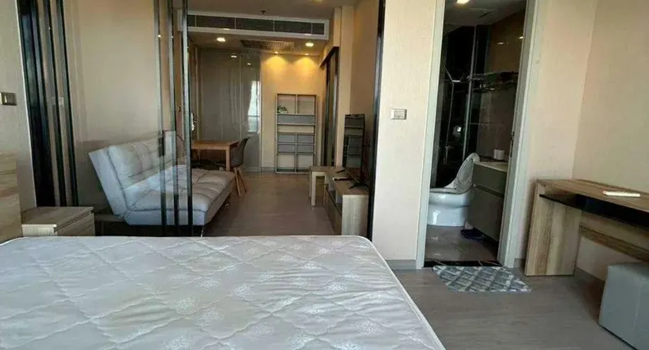 Wohnung zur Miete mit Studio in Huai Khwang, Bangkok