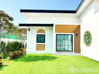 For sale 2 ベッドルーム townhouse in Hua Hin, Prachuap Khiri Khan