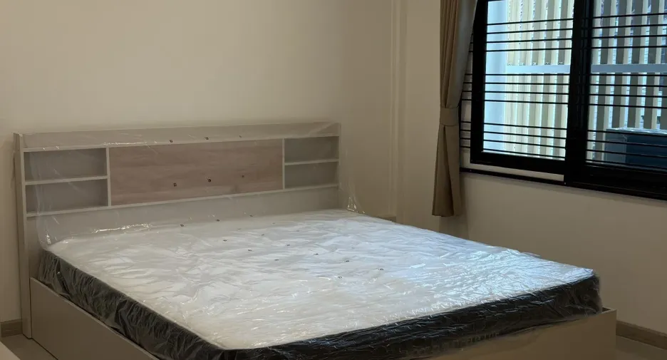 For rent 2 bedrooms townhouse in Pak Kret, Nonthaburi