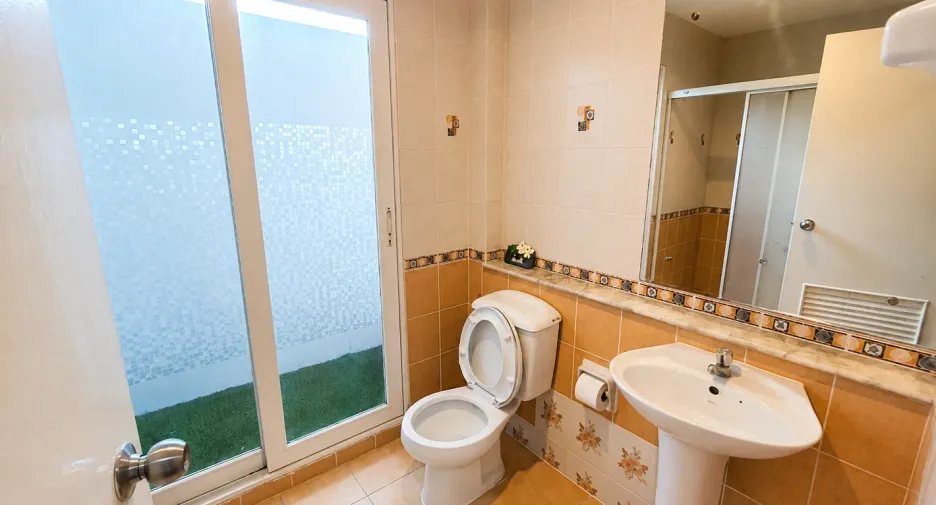 For rent 3 bedrooms house in Mueang Nonthaburi, Nonthaburi
