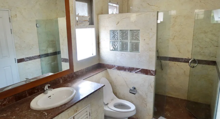 For rent 4 bedrooms house in Mueang Nonthaburi, Nonthaburi