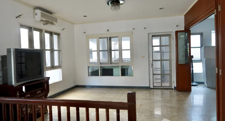 For rent 4 bedrooms house in Mueang Nonthaburi, Nonthaburi