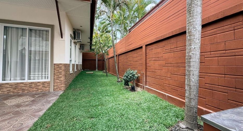 For sale 3 bedrooms house in Huay Yai, Pattaya