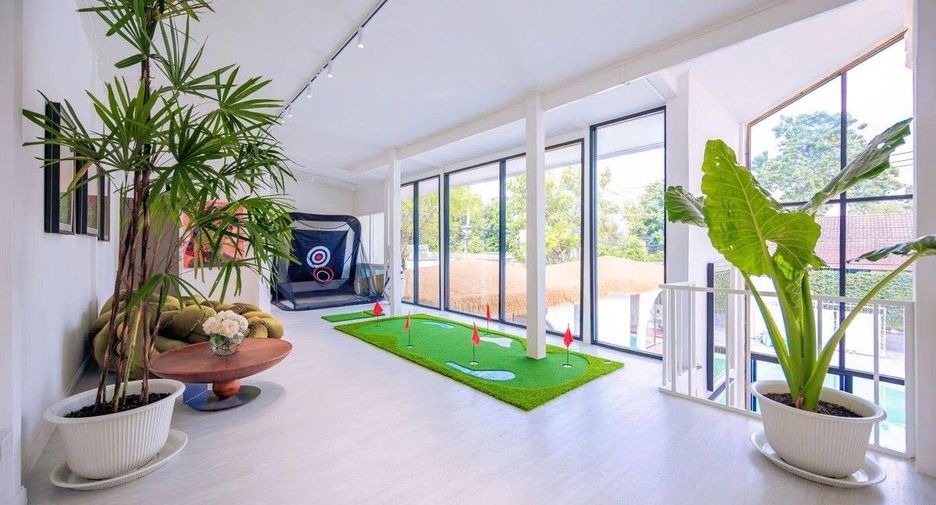 For rent 7 bedrooms villa in Watthana, Bangkok