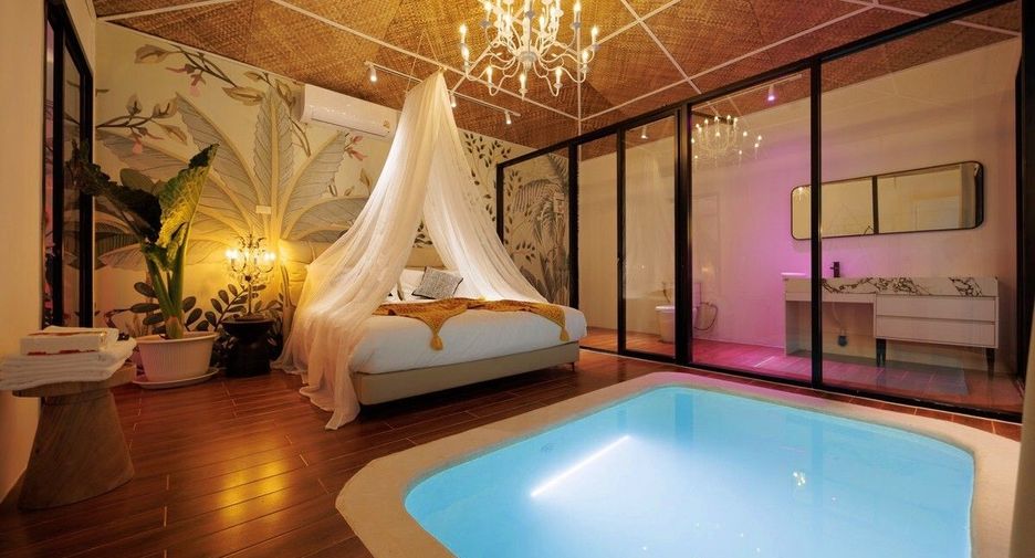 For rent 7 bedrooms villa in Watthana, Bangkok