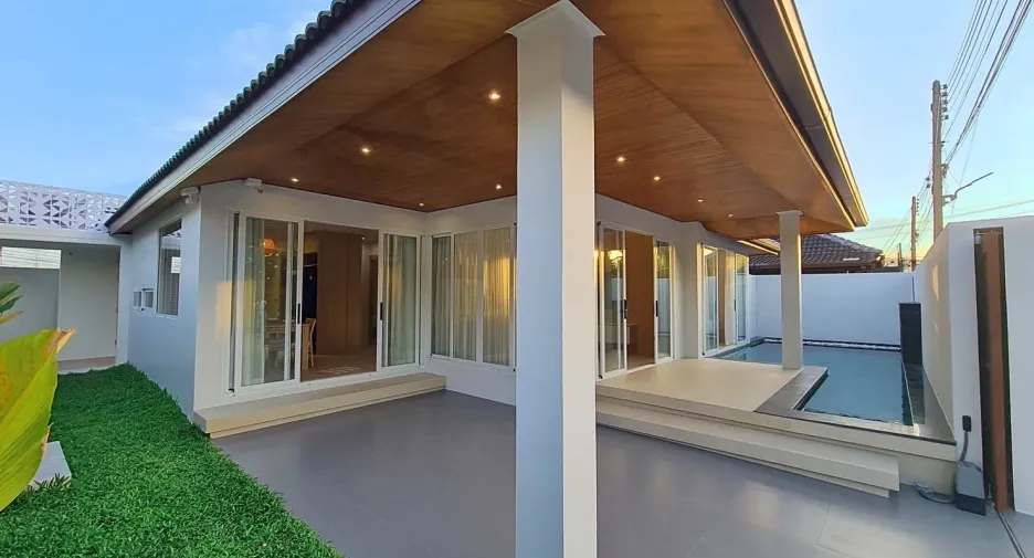 Villa en venta y en alquiler de 3 habitaciones en Thalang, Phuket