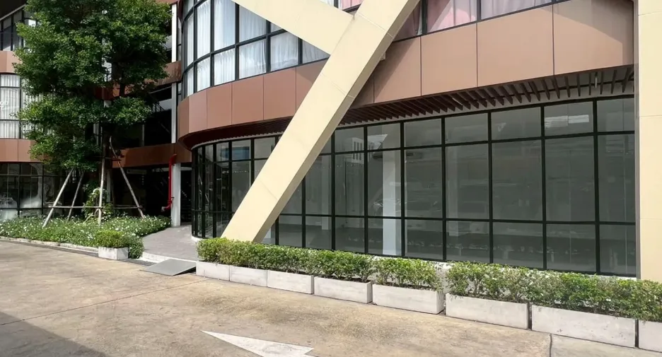 For rent retail Space in Phra Khanong, Bangkok