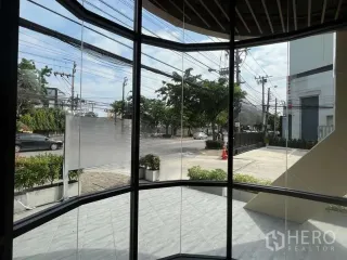 出租 商业空间 在 Phra Khanong, 曼谷