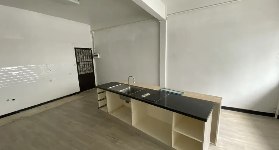 For rent retail Space in Bang Rak, Bangkok