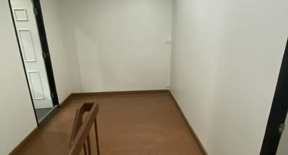 For rent retail Space in Bang Rak, Bangkok