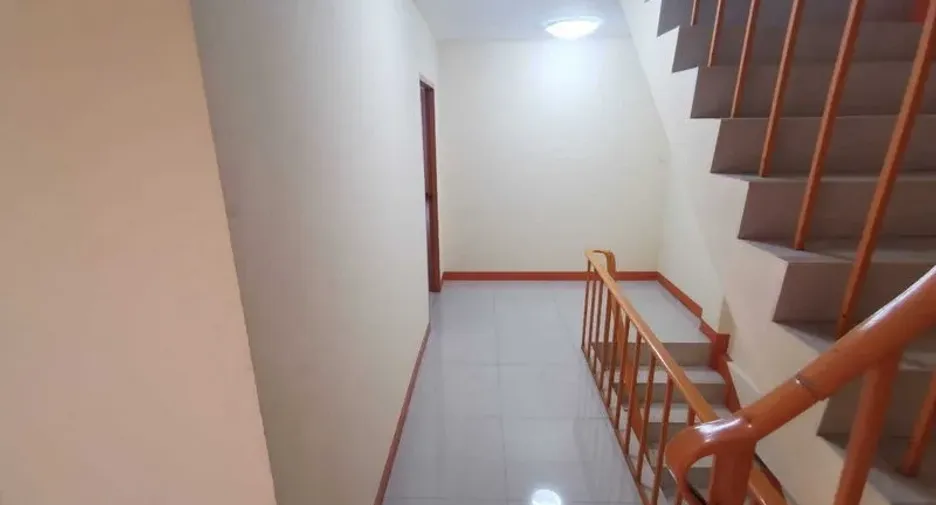 For rent retail Space in Suan Luang, Bangkok
