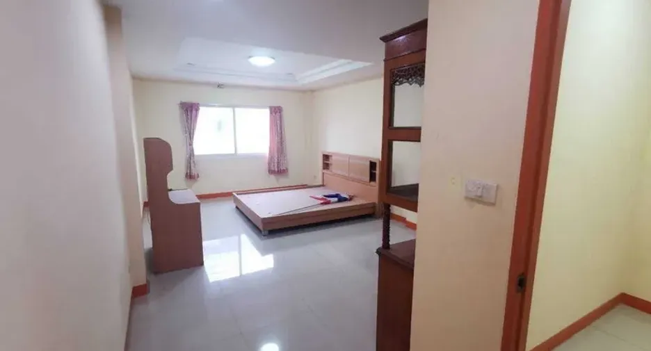 For rent retail Space in Suan Luang, Bangkok