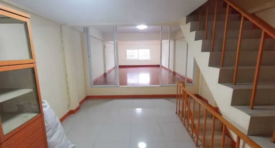 For rent retail Space in Suan Luang, Bangkok