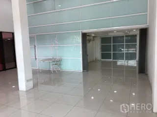 For rent and for sale retail Space in Khan Na Yao, Bangkok