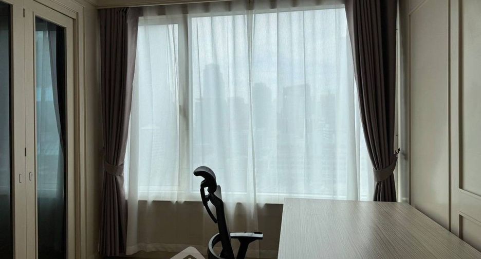 For sale 3 bedrooms condo in Bang Rak, Bangkok