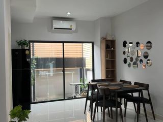 Reihenhaus zum Kauf mit 3 Zimmer in Saphan Sung, Bangkok