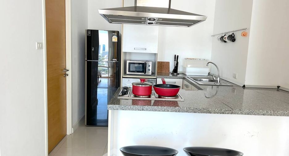 For sale 2 bedrooms condo in Khlong Toei, Bangkok