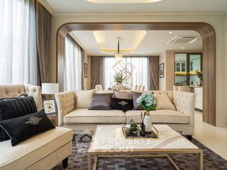Casa adosada en venta de 4 habitaciones en Yan Nawa, Bangkok