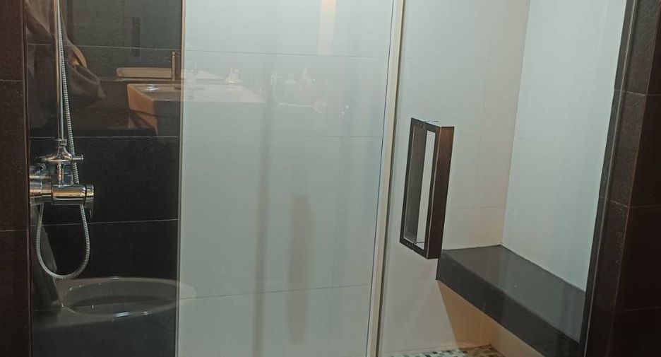À vendre 1 chambre condo à Bang Rak, Bangkok