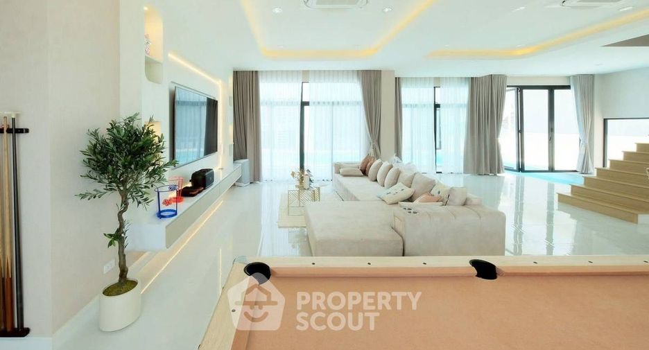 For sale 5 bedrooms villa in Bang Saray, Pattaya