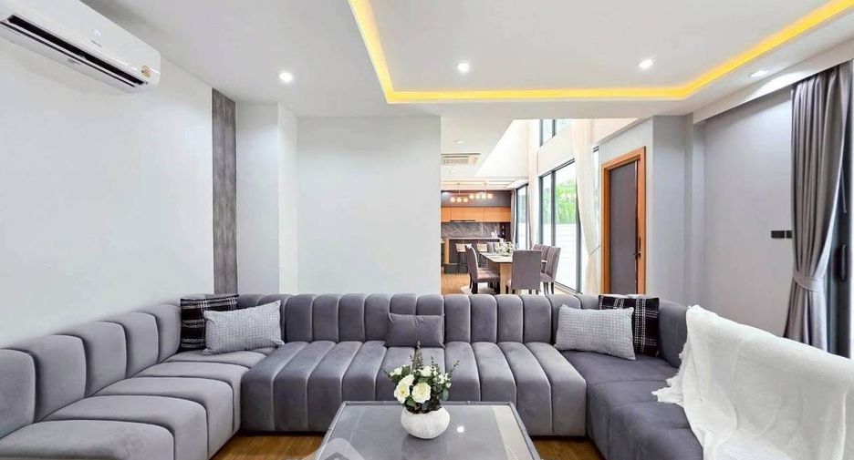 For sale 4 bedrooms villa in Bang Lamung, Chonburi