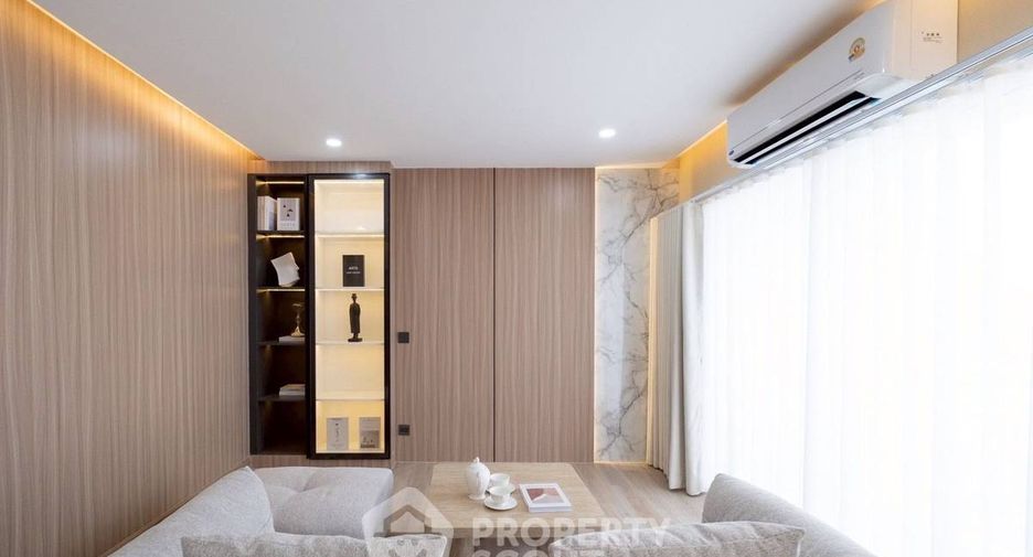 For sale 2 bedrooms condo in Watthana, Bangkok