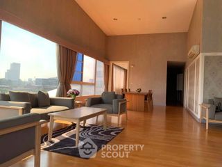 For sale 3 bedrooms condo in Bang Rak, Bangkok