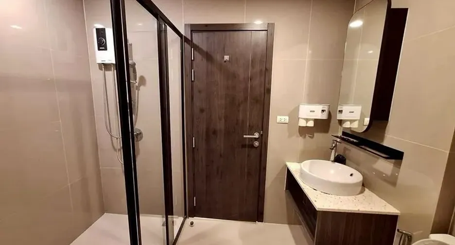For rent 1 bed condo in Huai Khwang, Bangkok