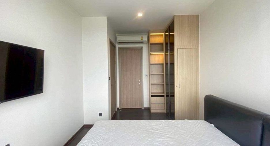 For rent 2 bedrooms condo in Pathum Wan, Bangkok