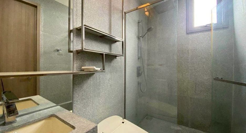 For rent 2 bedrooms condo in Pathum Wan, Bangkok