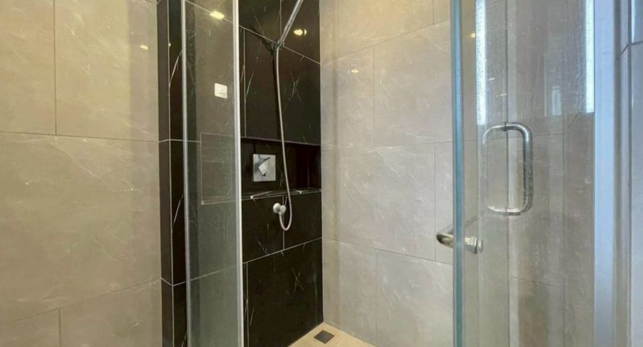 For rent studio condo in Huai Khwang, Bangkok