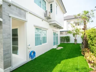 Casa en alquiler de 4 habitaciones en Bang Phli, Samut Prakan