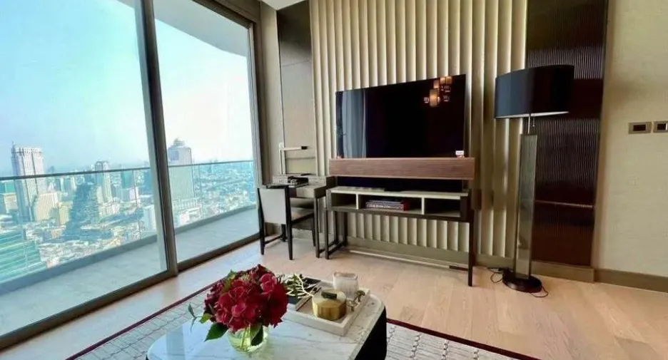 For rent 3 bedrooms condo in Khlong San, Bangkok
