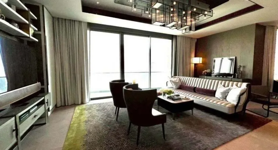 For rent 3 bedrooms condo in Khlong San, Bangkok