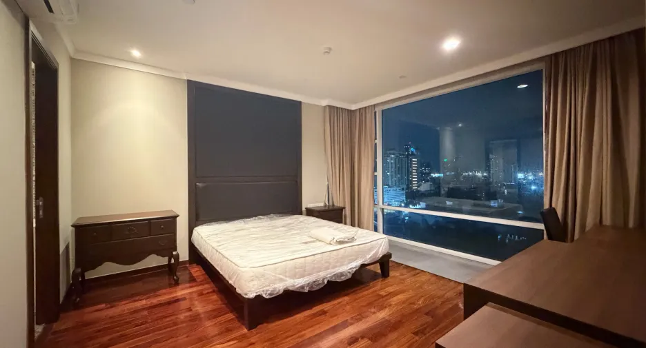 À louer 3 chambres condo à Khlong Toei, Bangkok