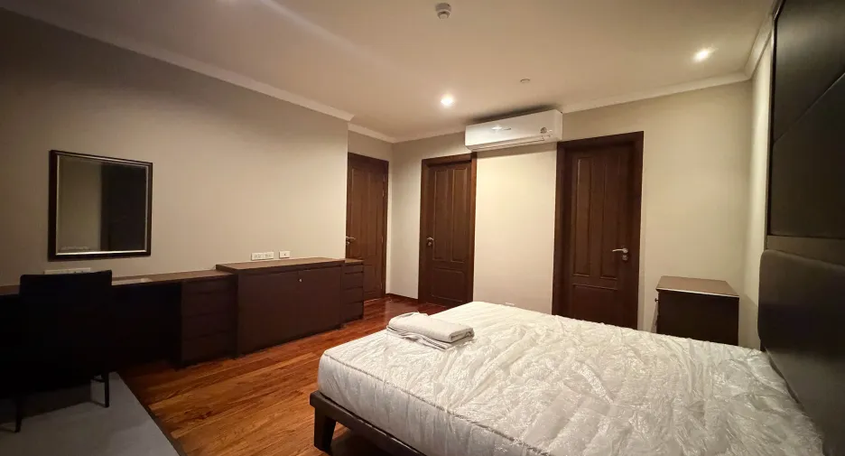 À louer 3 chambres condo à Khlong Toei, Bangkok