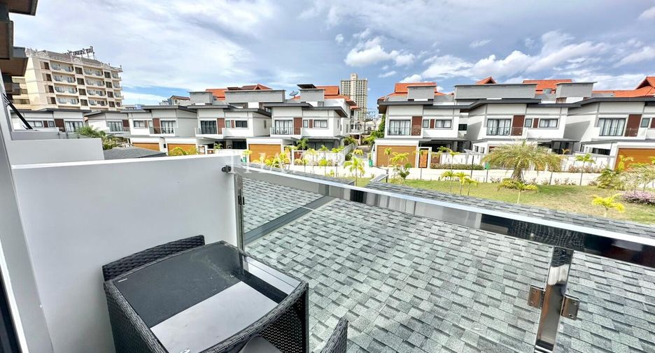 For sale 4 bedrooms house in South Pattaya, Pattaya