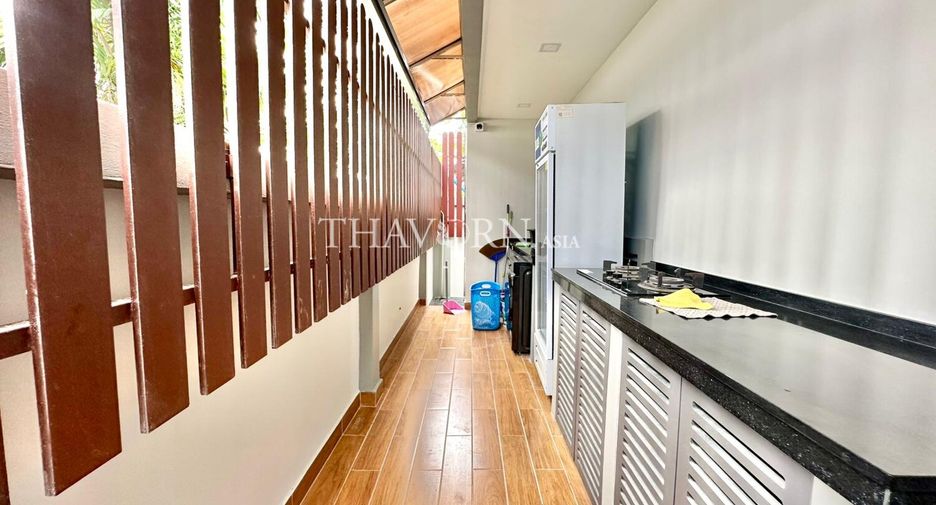 For sale 4 bedrooms house in South Pattaya, Pattaya