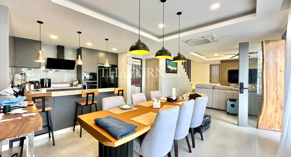 For sale 4 bedrooms house in South Pattaya, Pattaya
