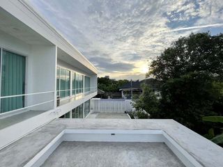 For sale and for rent 5 bedrooms house in Lat Krabang, Bangkok
