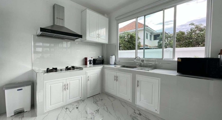 For sale and for rent 5 bedrooms house in Lat Krabang, Bangkok